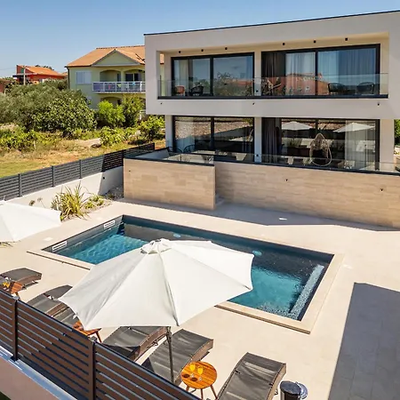 Willa Niksun With Heated Pool *