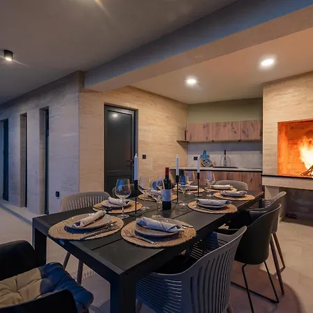Niksun With Heated Pool Villa *