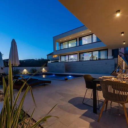 Villa Niksun With Heated Pool *