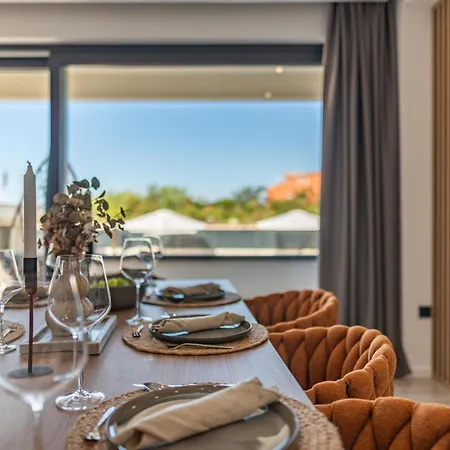 Villa Niksun With Heated Pool