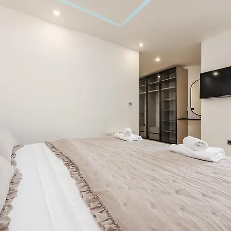 Niksun With Heated Pool