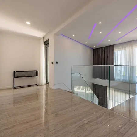 Niksun With Heated Pool Villa *