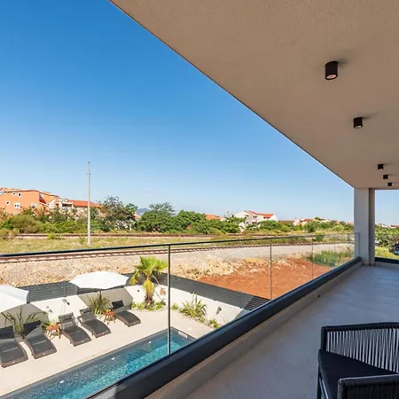 Villa Niksun With Heated Pool Bibinje