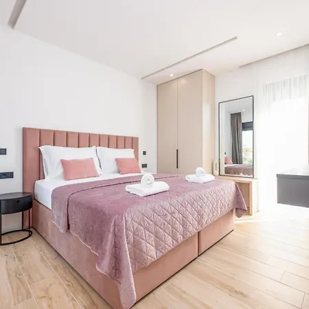 Niksun With Heated Pool Villa *