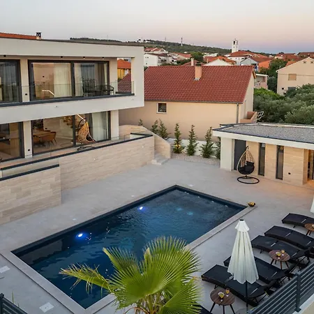 Villa Niksun With Heated Pool Bibinje