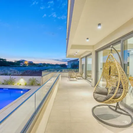 Villa Niksun With Heated Pool *